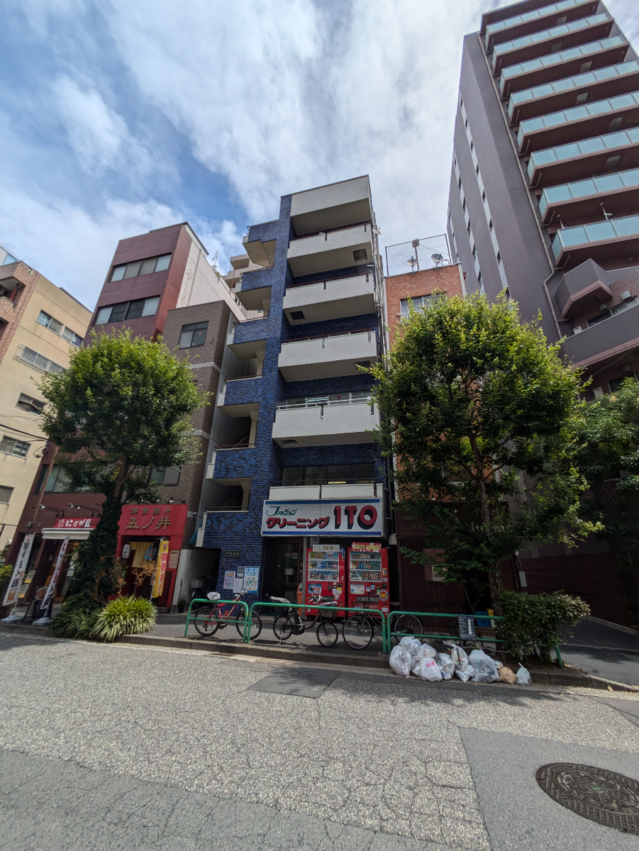 v20240925174106/fresh/building/J00100359304_1