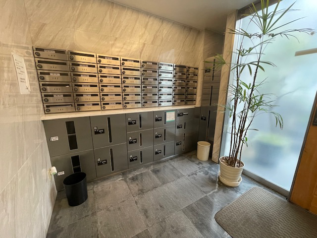 v20241008174054/fresh/building/J00100360886_13