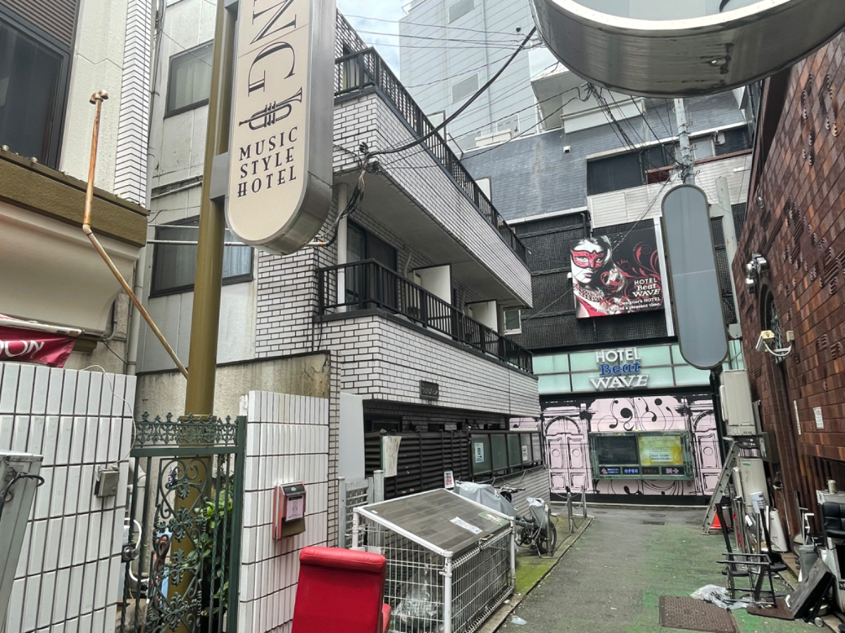 v20241008174054/fresh/building/J00100366873_6