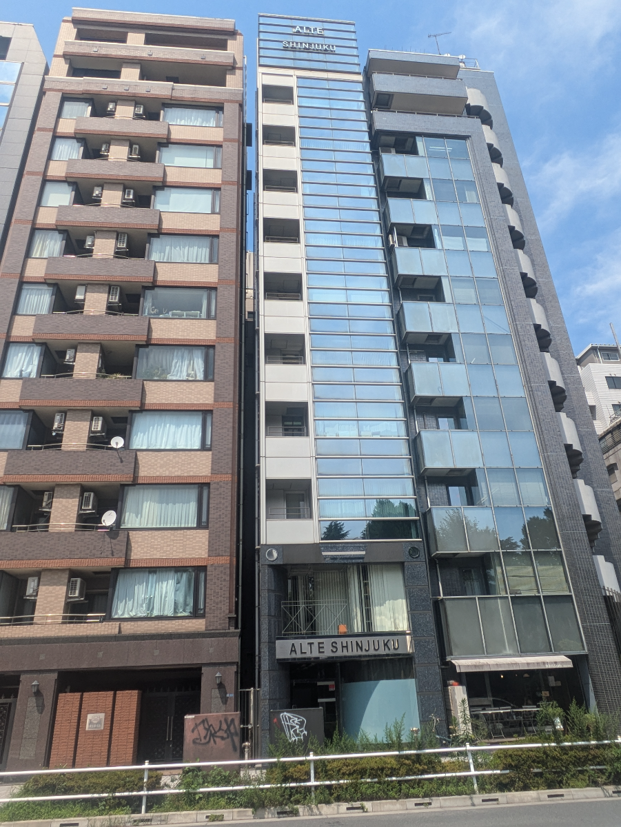 v20241009174102/fresh/building/J00100369220_7