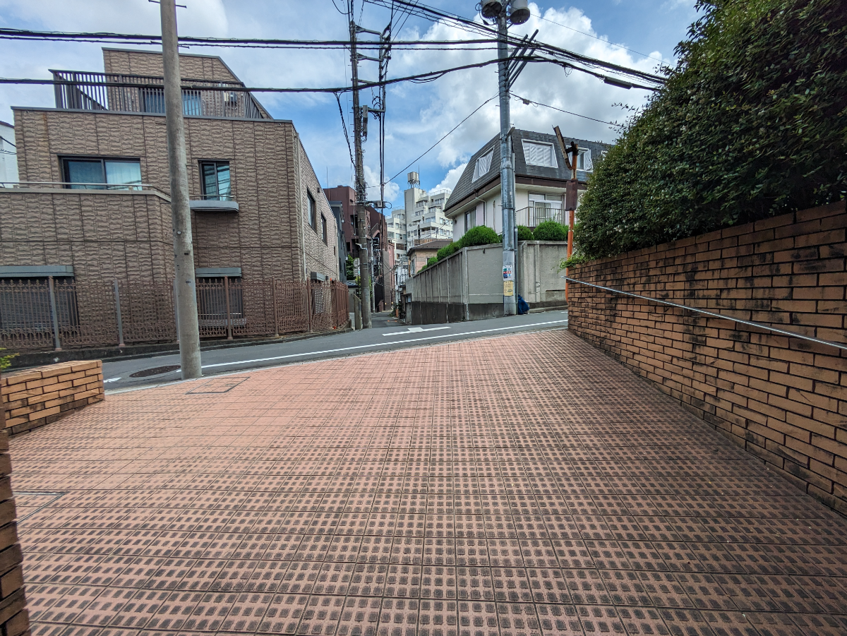 v20241021174107/fresh/building/J00100356581_16