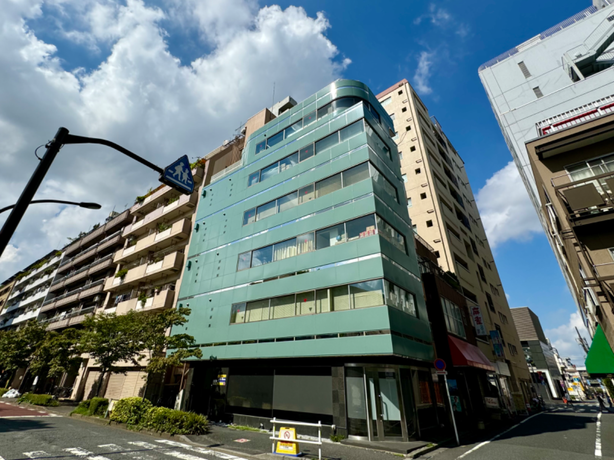 v20241120174114/fresh/building/J00100358388_16