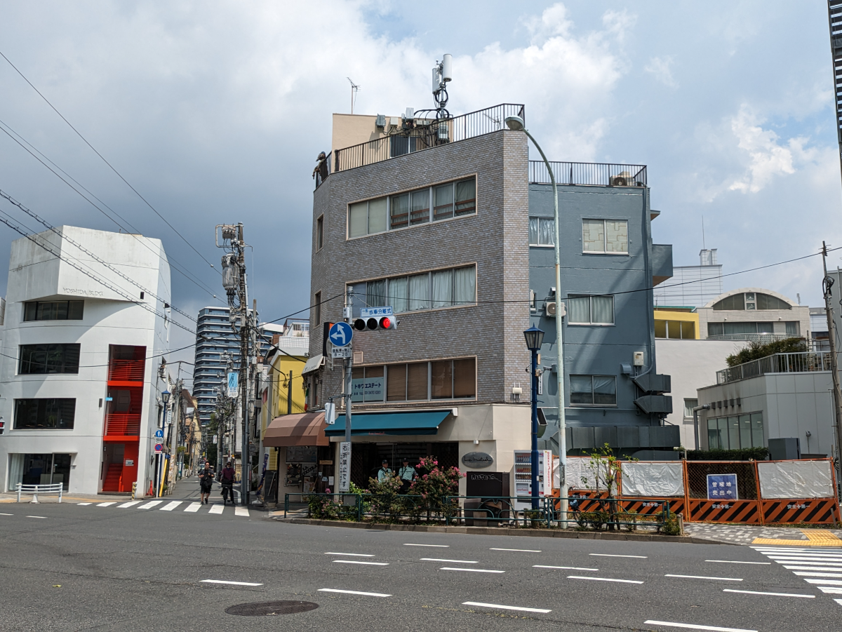 v20241120174114/fresh/building/J00100361002_11