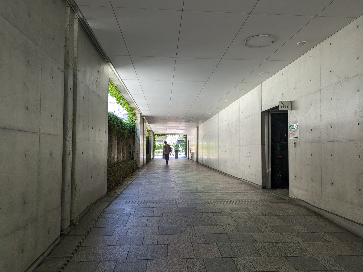 v20241120174114/fresh/building/J00100363223_16