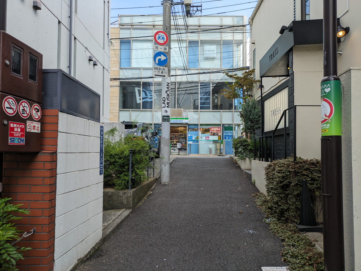 v20241120174114/fresh/building/J00100364492_5