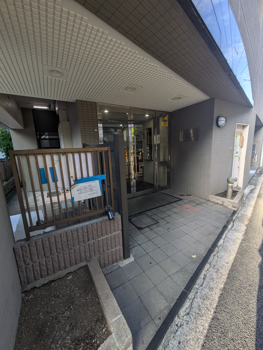 v20241120174114/fresh/building/J00100366558_3