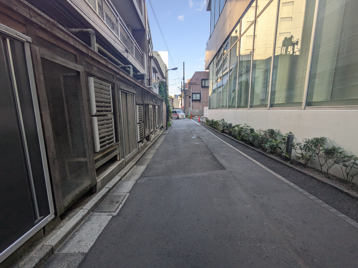 v20241120174114/fresh/building/J00100366692_16