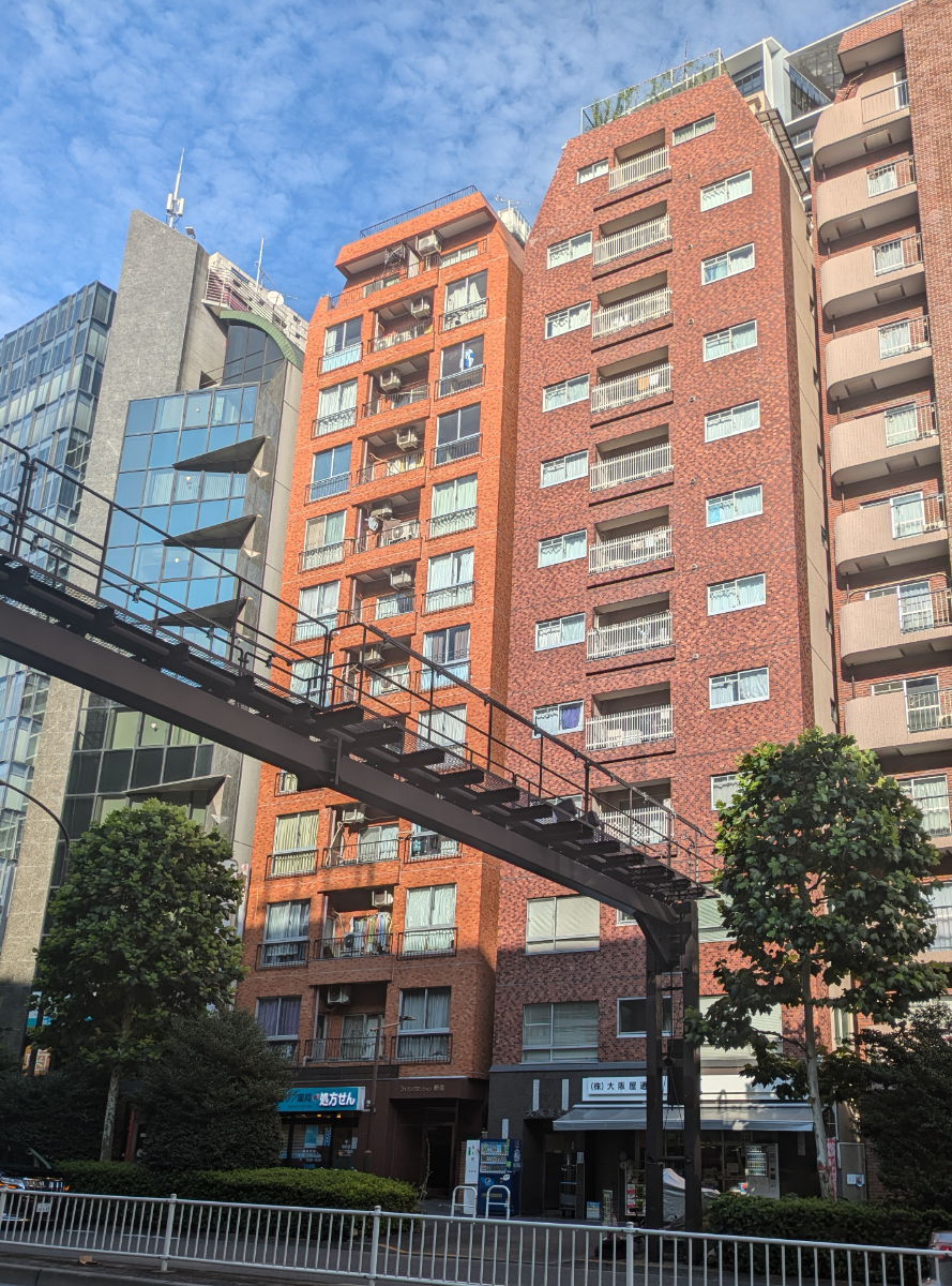 v20241120174114/fresh/building/J00100369868_11