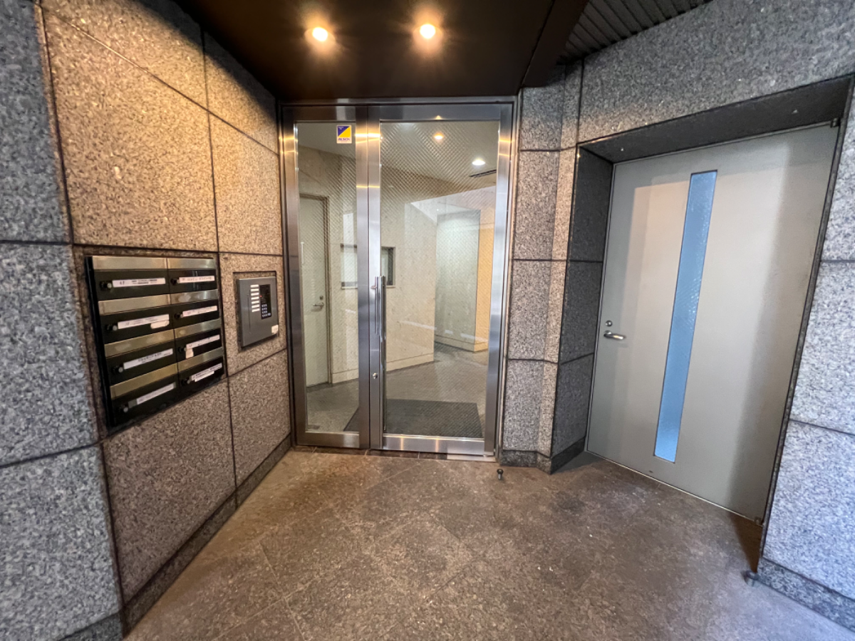 v20241125174106/fresh/building/J00100357460_3