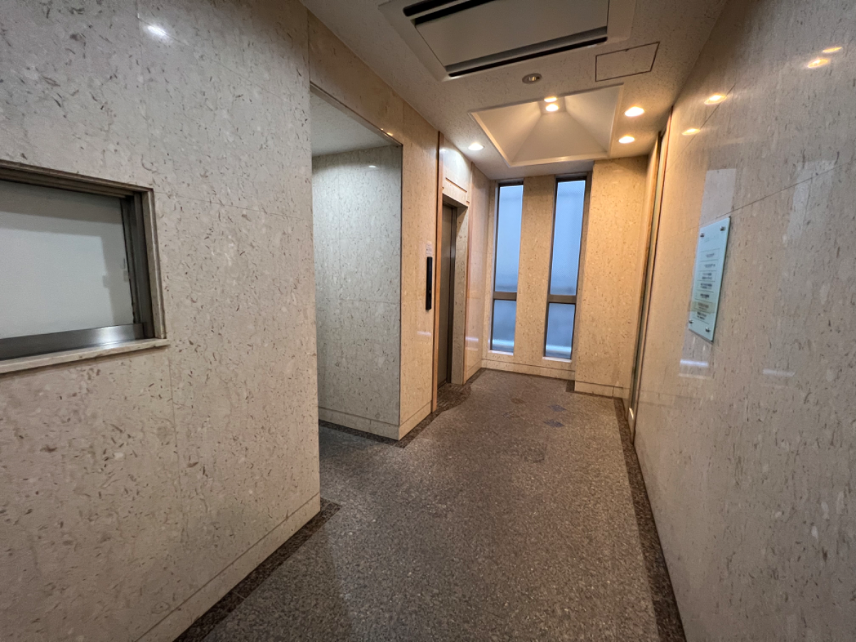 v20241125174106/fresh/building/J00100357460_4