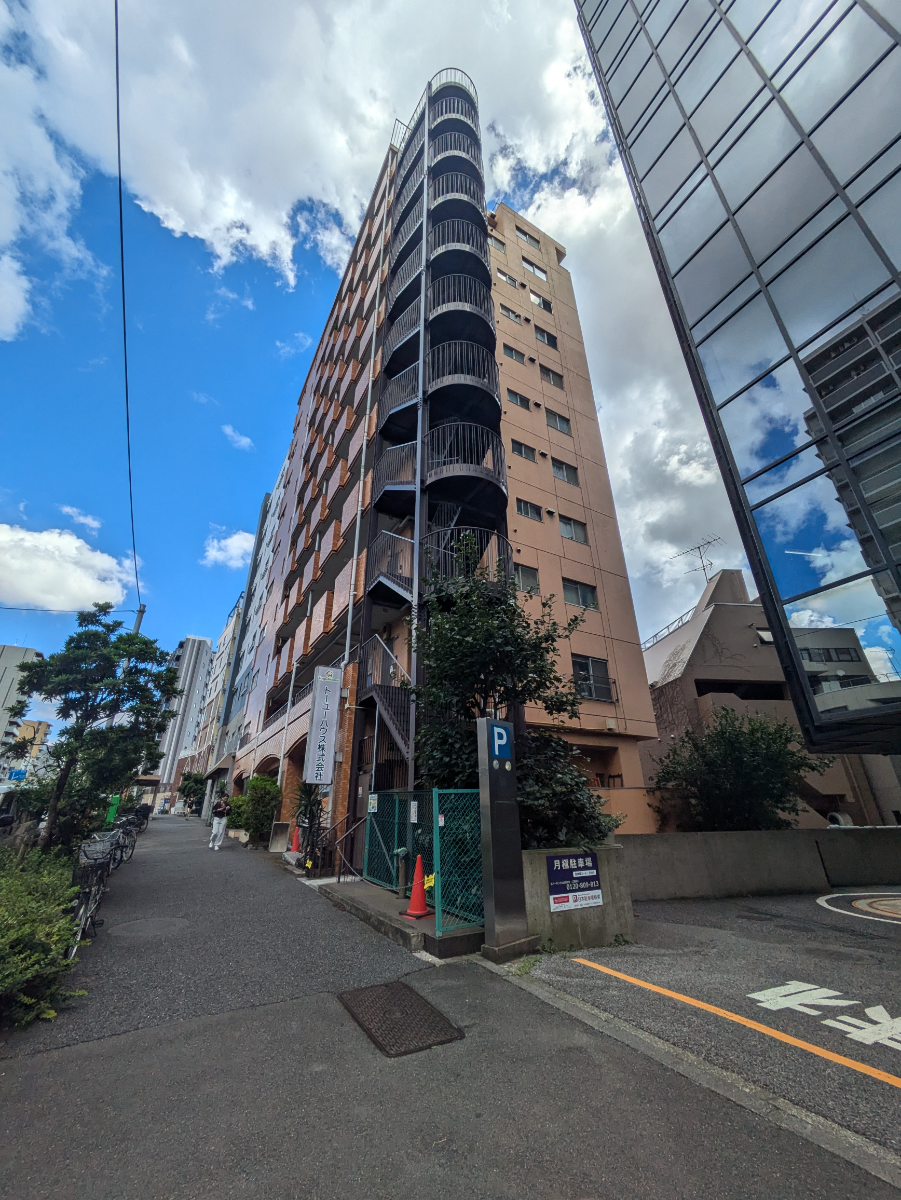 v20241128174054/fresh/building/J00100356851_8