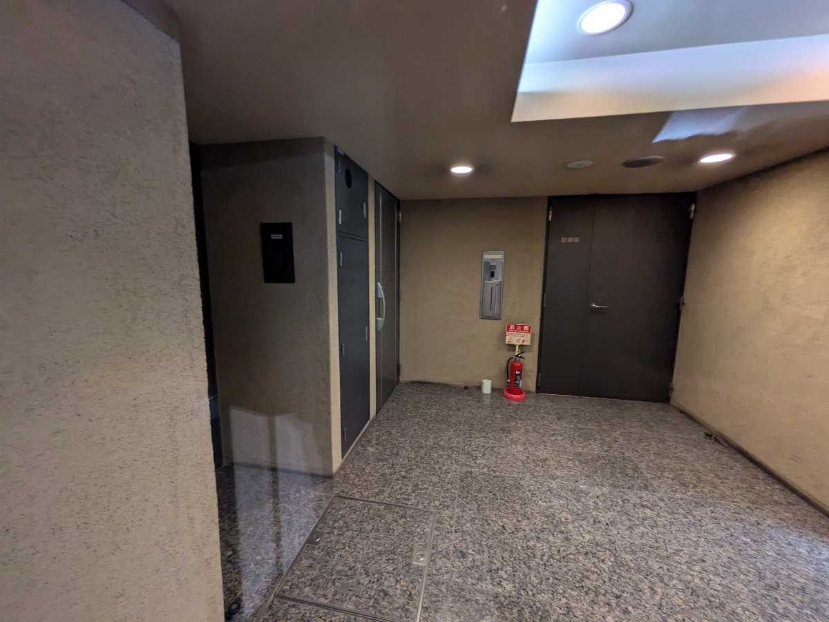 v20241128174054/fresh/building/J00100363801_7