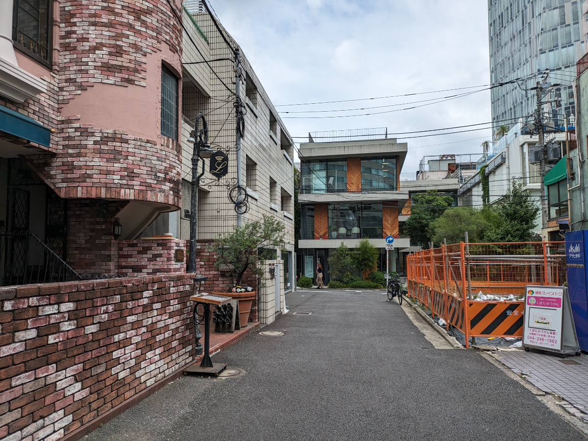 v20241220174108/fresh/building/J00100360815_2