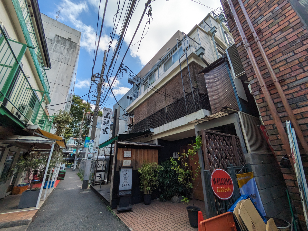 v20241221174033/fresh/building/J00100366317_5