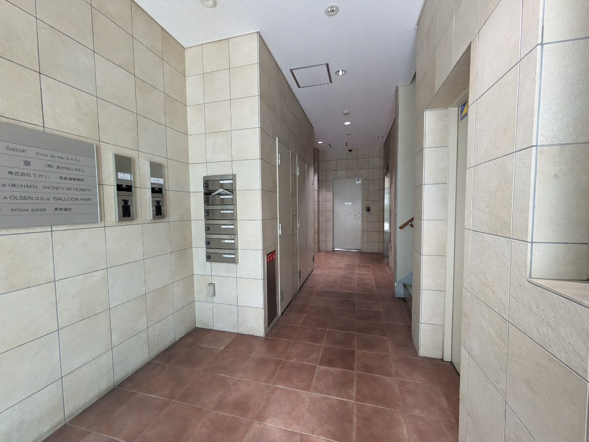 v20241221174033/fresh/building/J00100366407_13