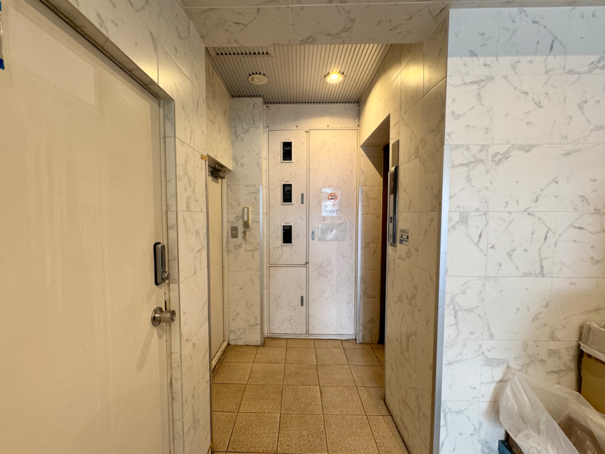 v20241222174037/fresh/building/J00100359949_12