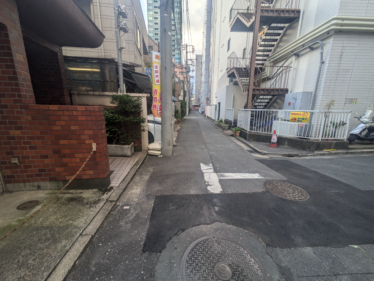 v20241223174118/fresh/building/J00100365698_12