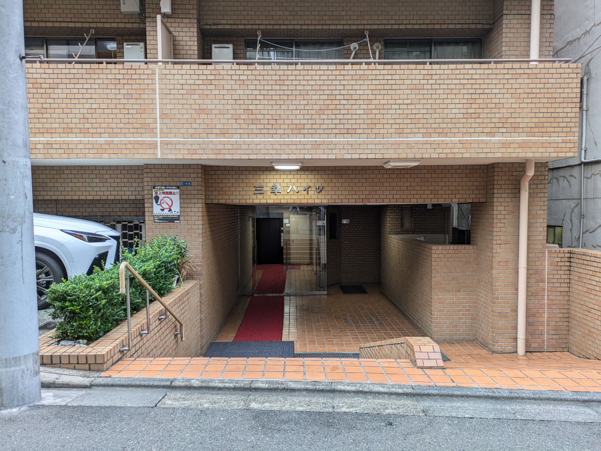 v20250319174131/fresh/building/J00100356803_3
