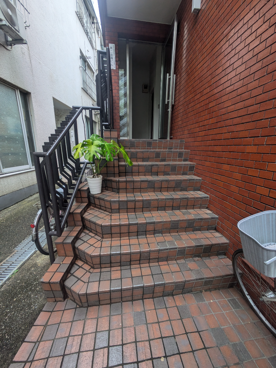 v20250319174131/fresh/building/J00100370077_3