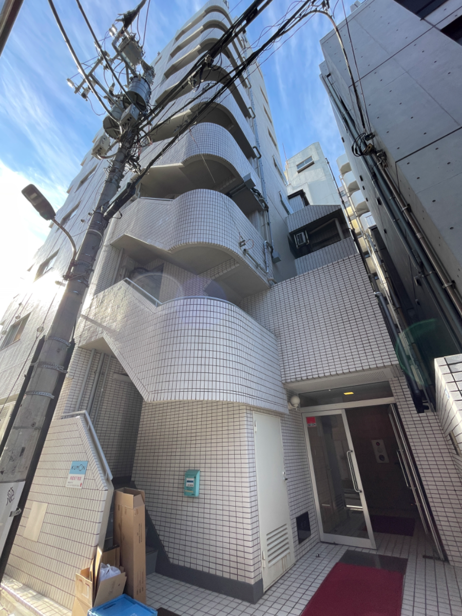 v20250403150658/fresh/building/J00100357072_13