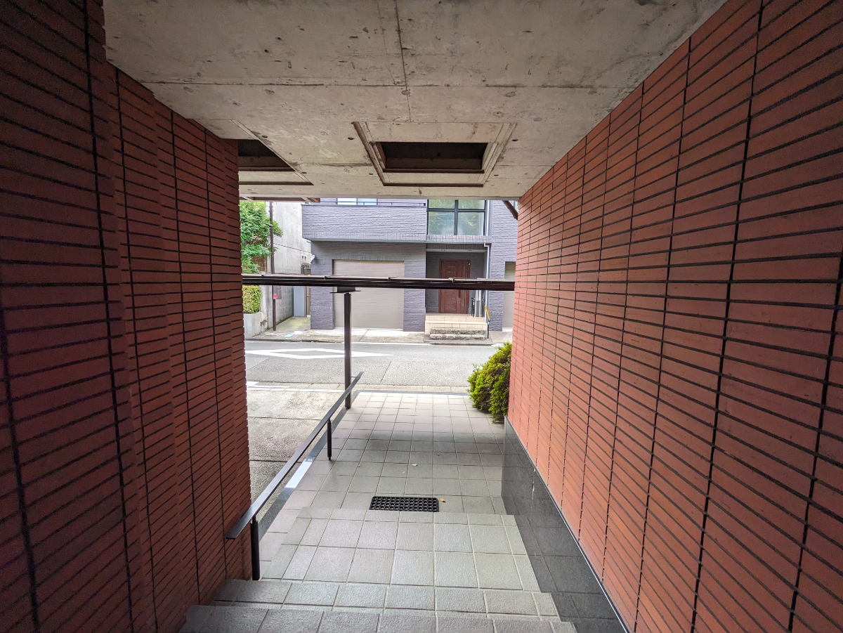 v20250413150543/fresh/building/J00100356640_15