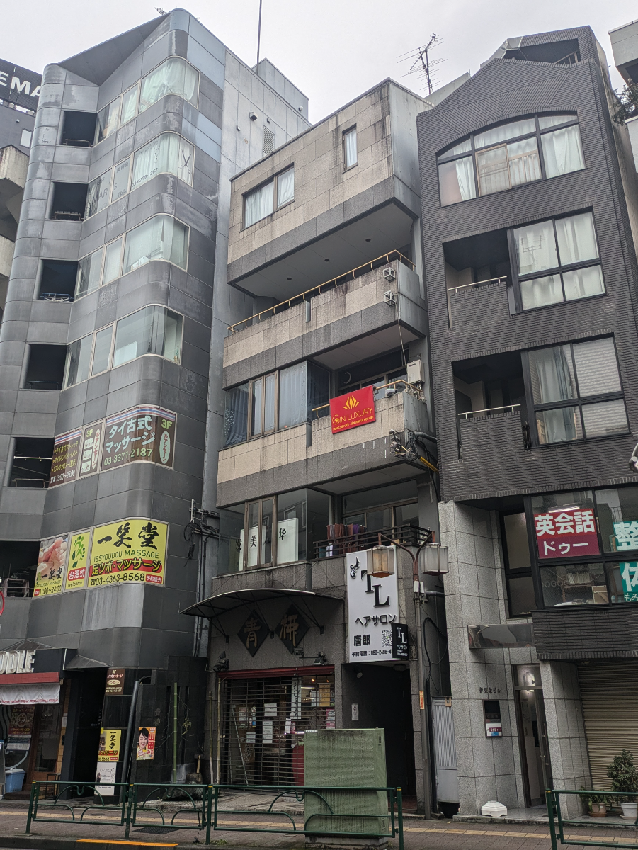 v20250427002254/fresh/building/J00100387558_8