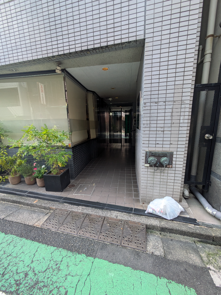 v20250427002254/fresh/building/J00100387889_3