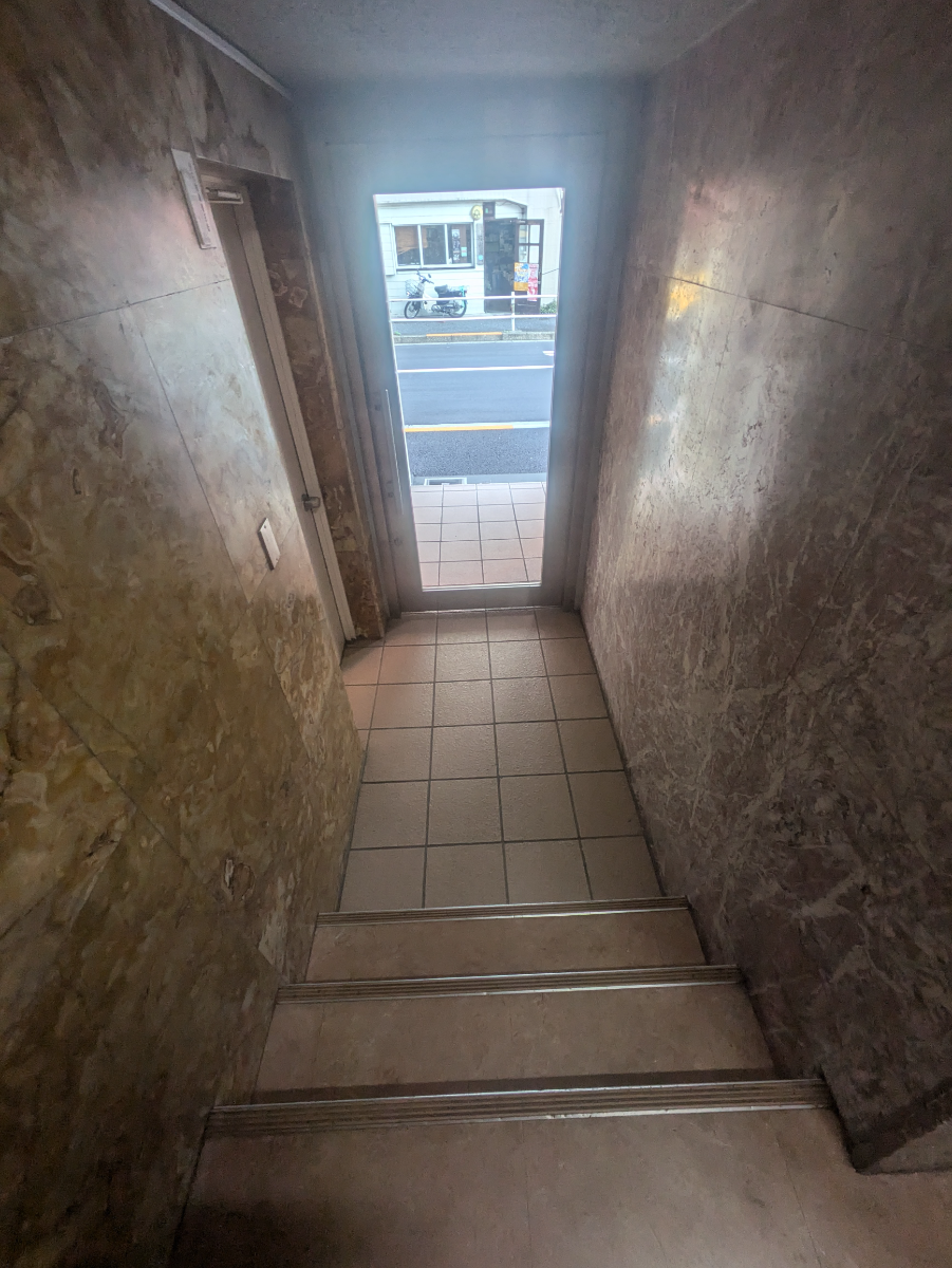v20250427002254/fresh/building/J00100388323_9