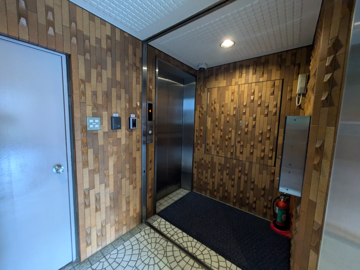 v20250427002254/fresh/building/J00100388704_4