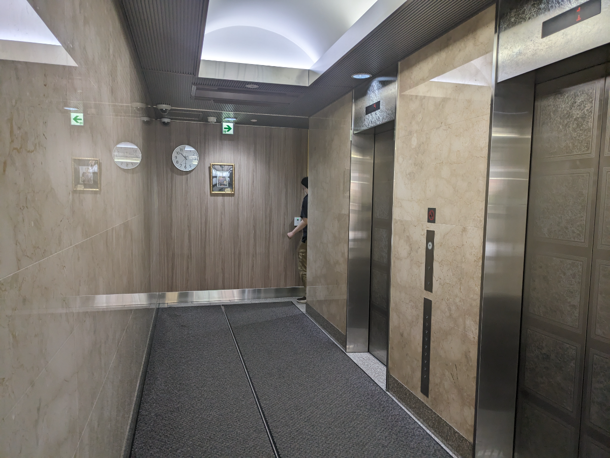 v20250427002254/fresh/building/J00100388956_4