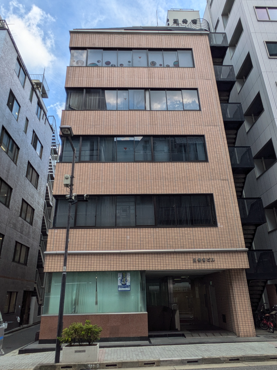 v20250427002254/fresh/building/J00100389013_1