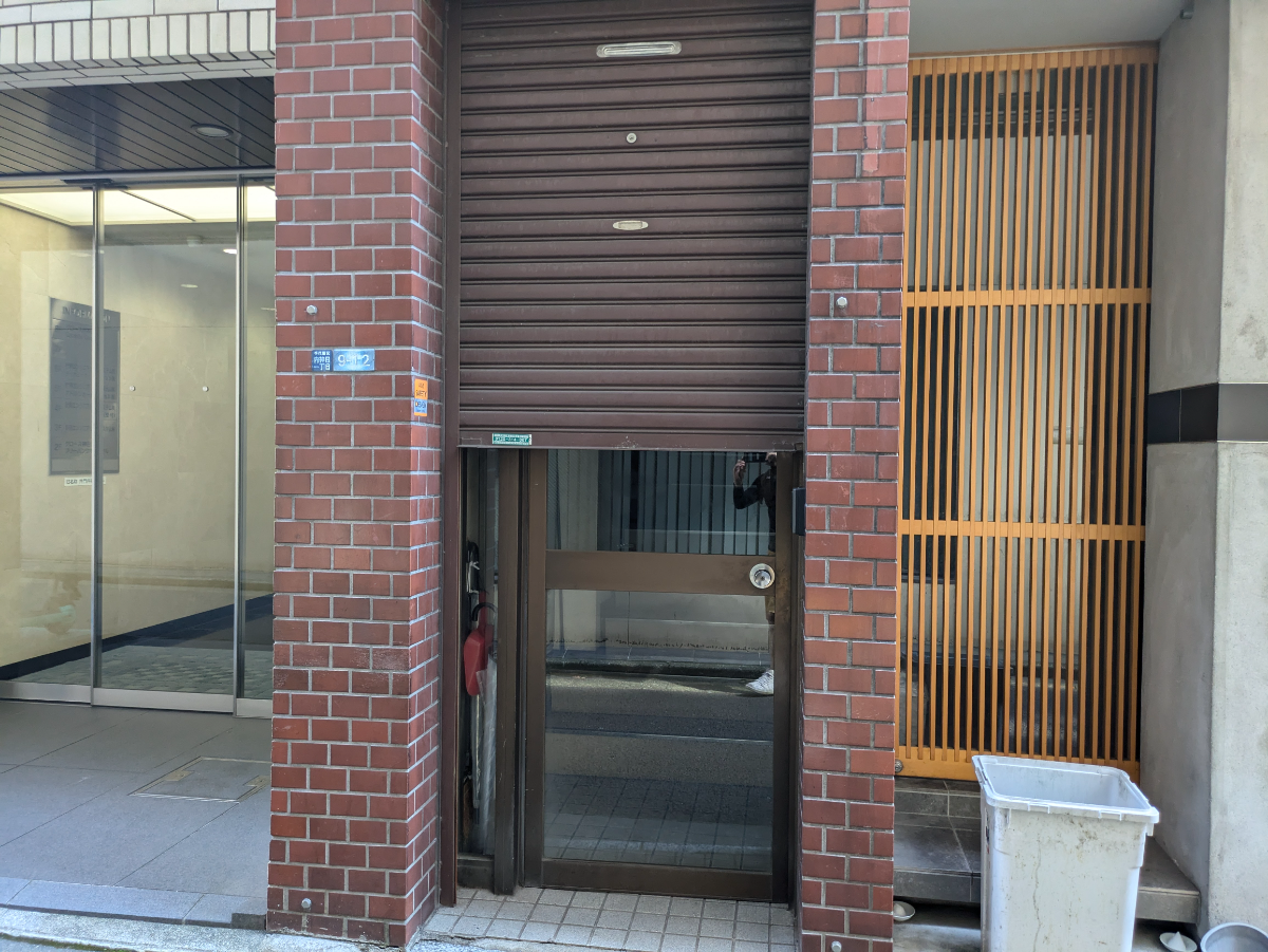 v20250427003014/fresh/building/J00100389261_3
