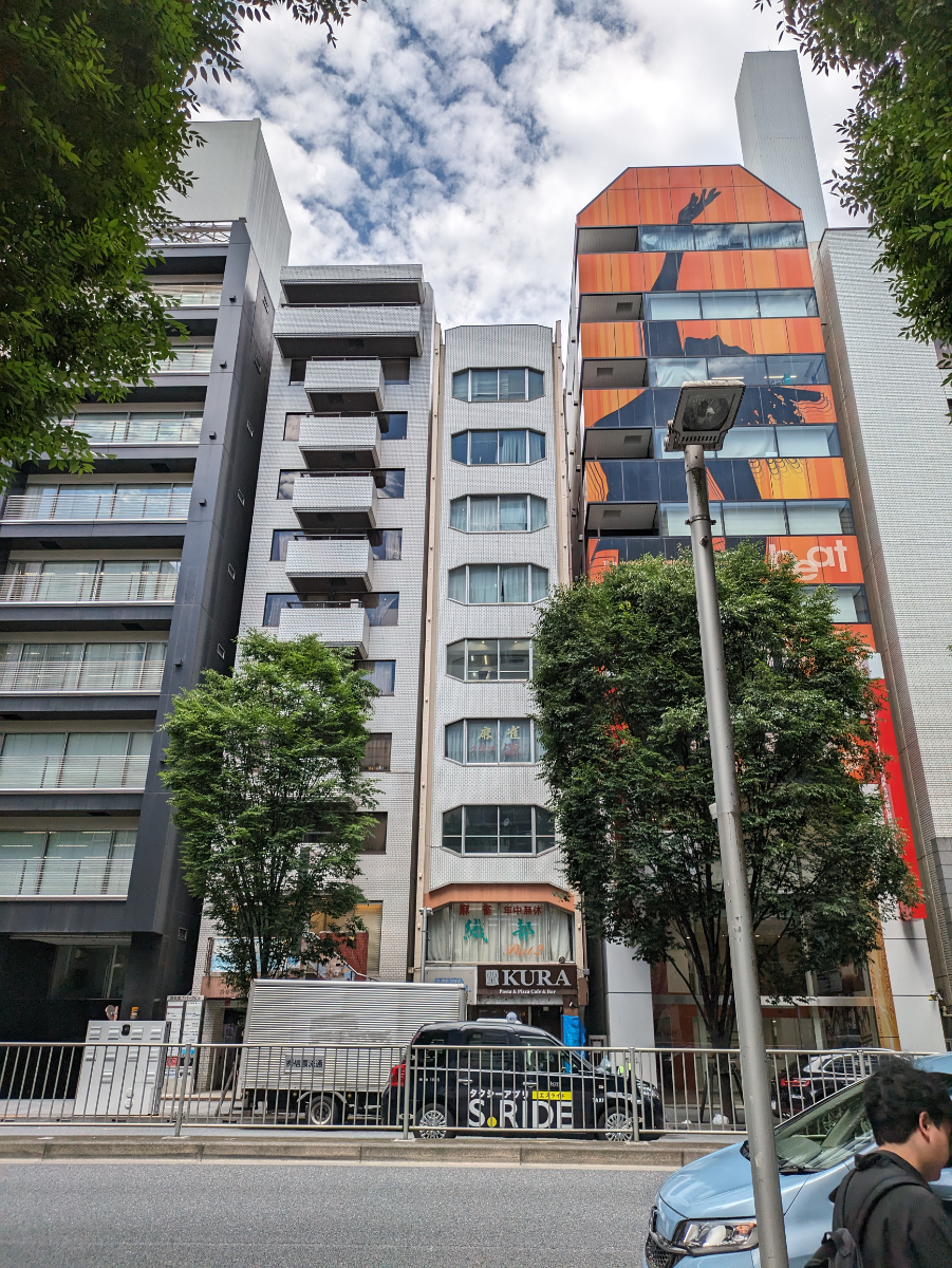 v20250427003014/fresh/building/J00100389864_1