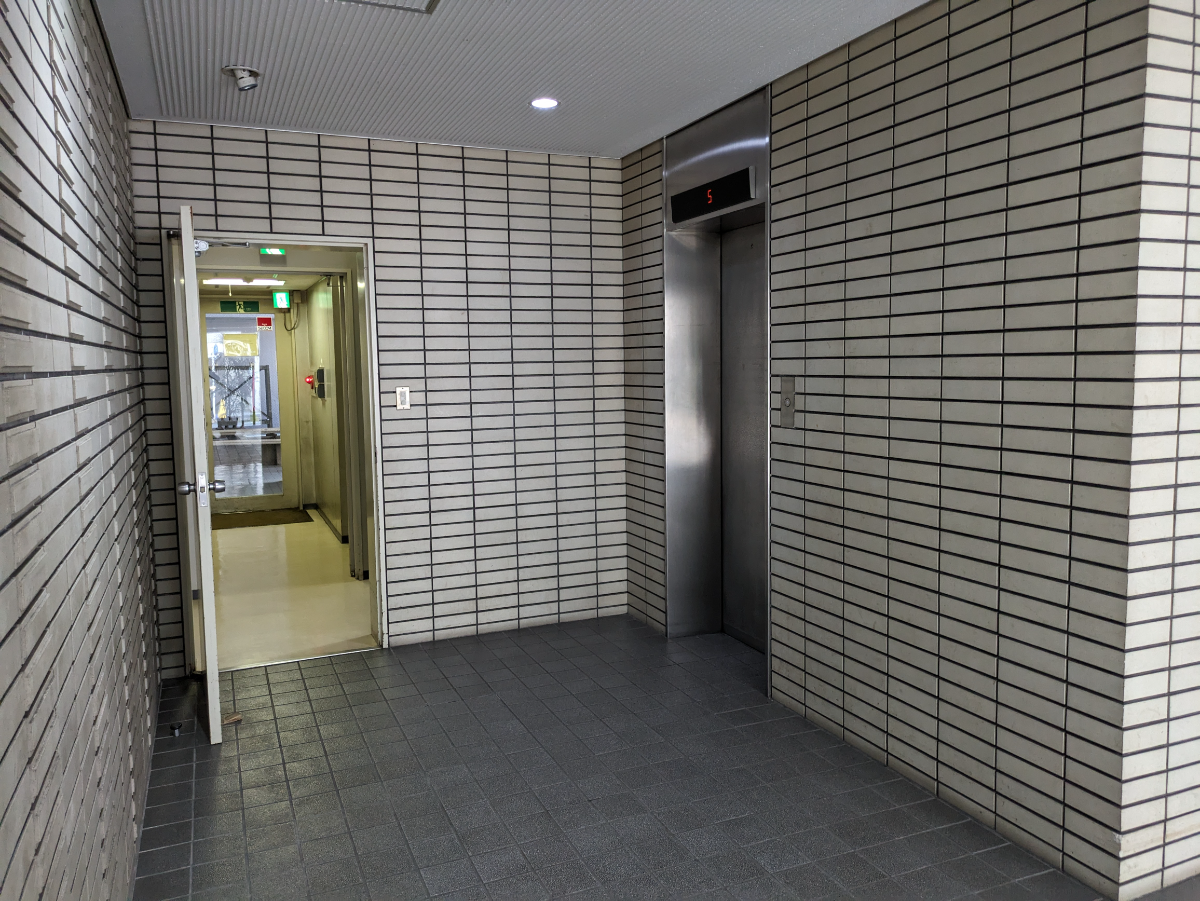 v20250427003014/fresh/building/J00100390769_4