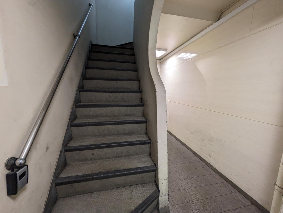 v20250427003015/fresh/building/J00100389864_15