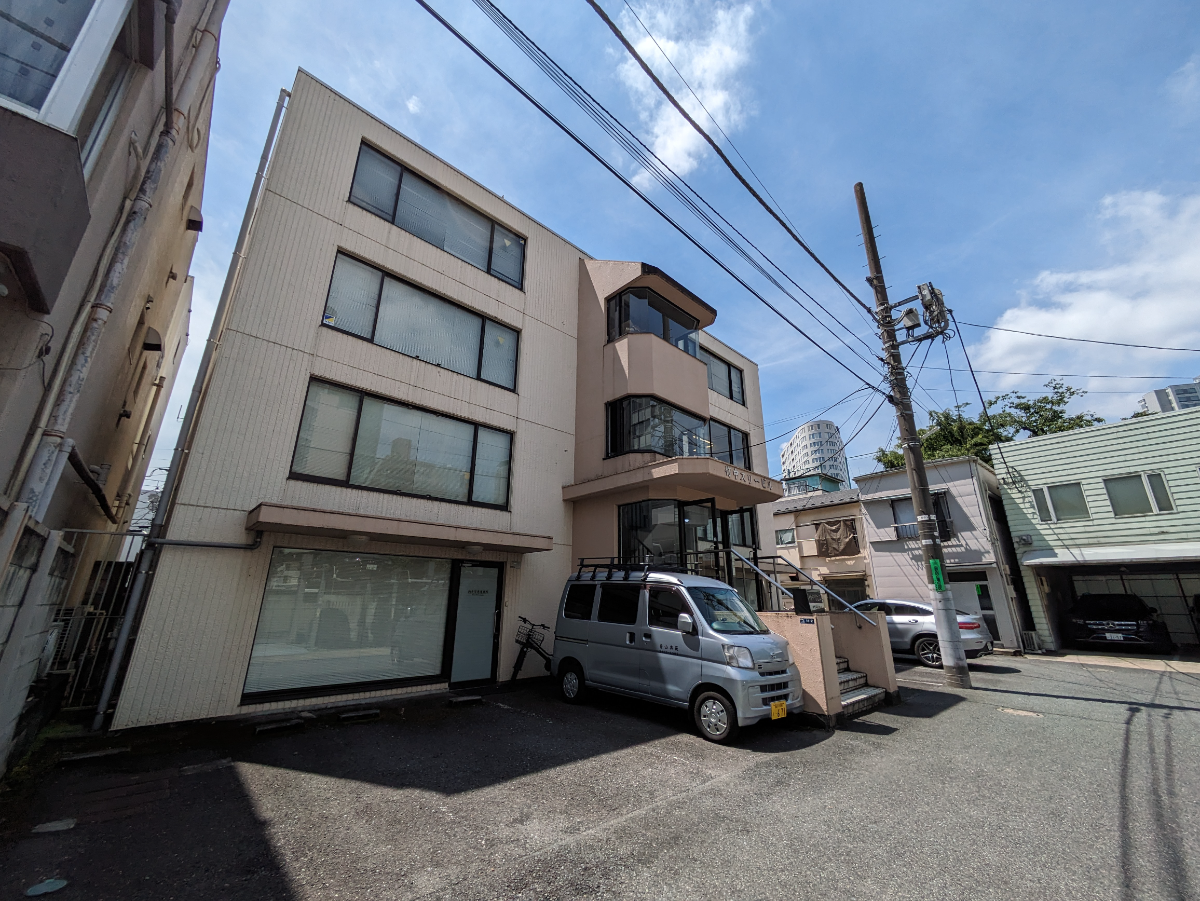v20250427003015/fresh/building/J00100390989_1
