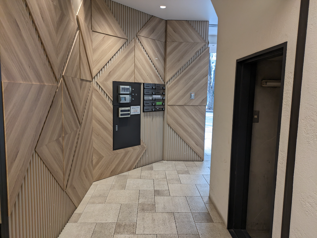 v20250427003015/fresh/building/J00100392355_9