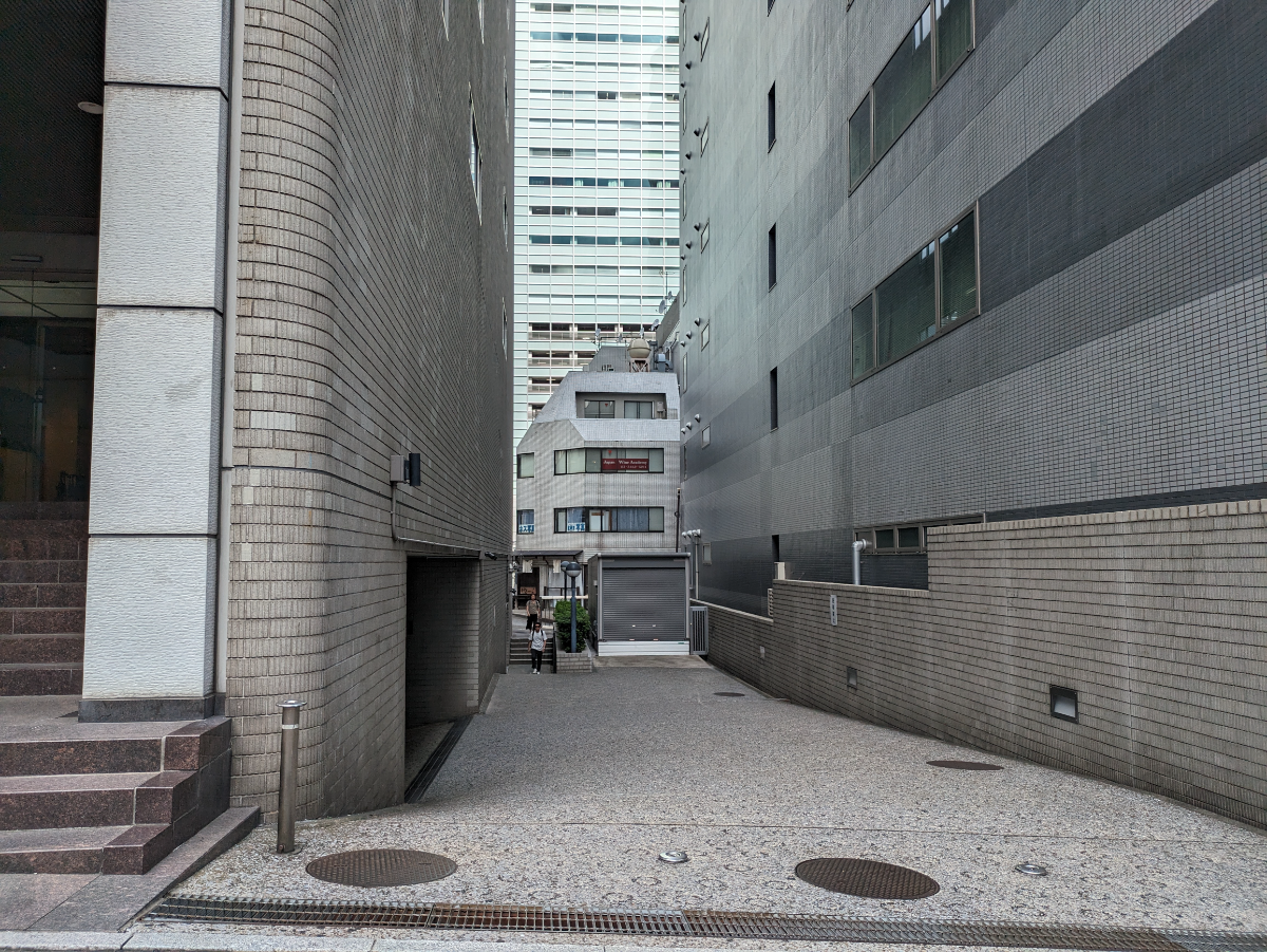 v20250427003015/fresh/building/J00100392647_22
