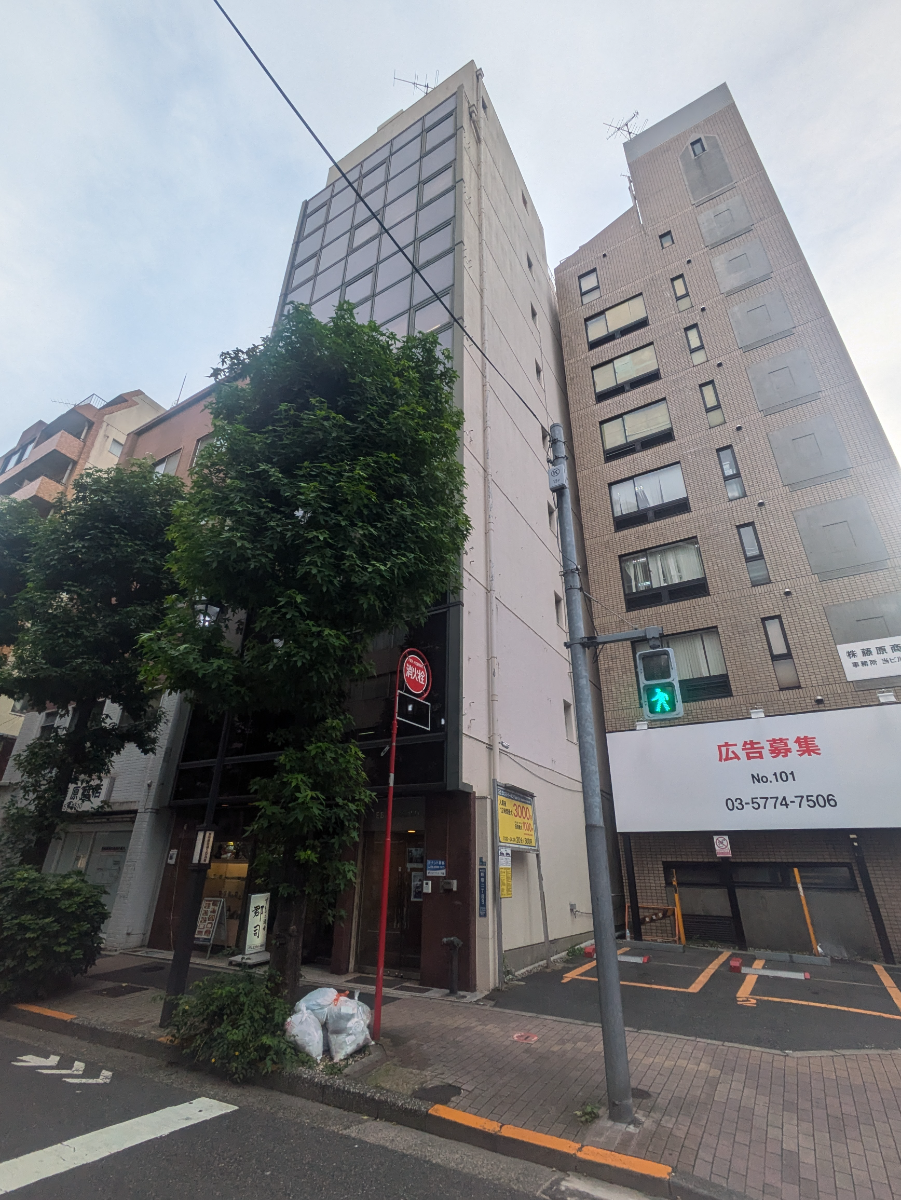 v20250427003410/fresh/building/J00100393985_1