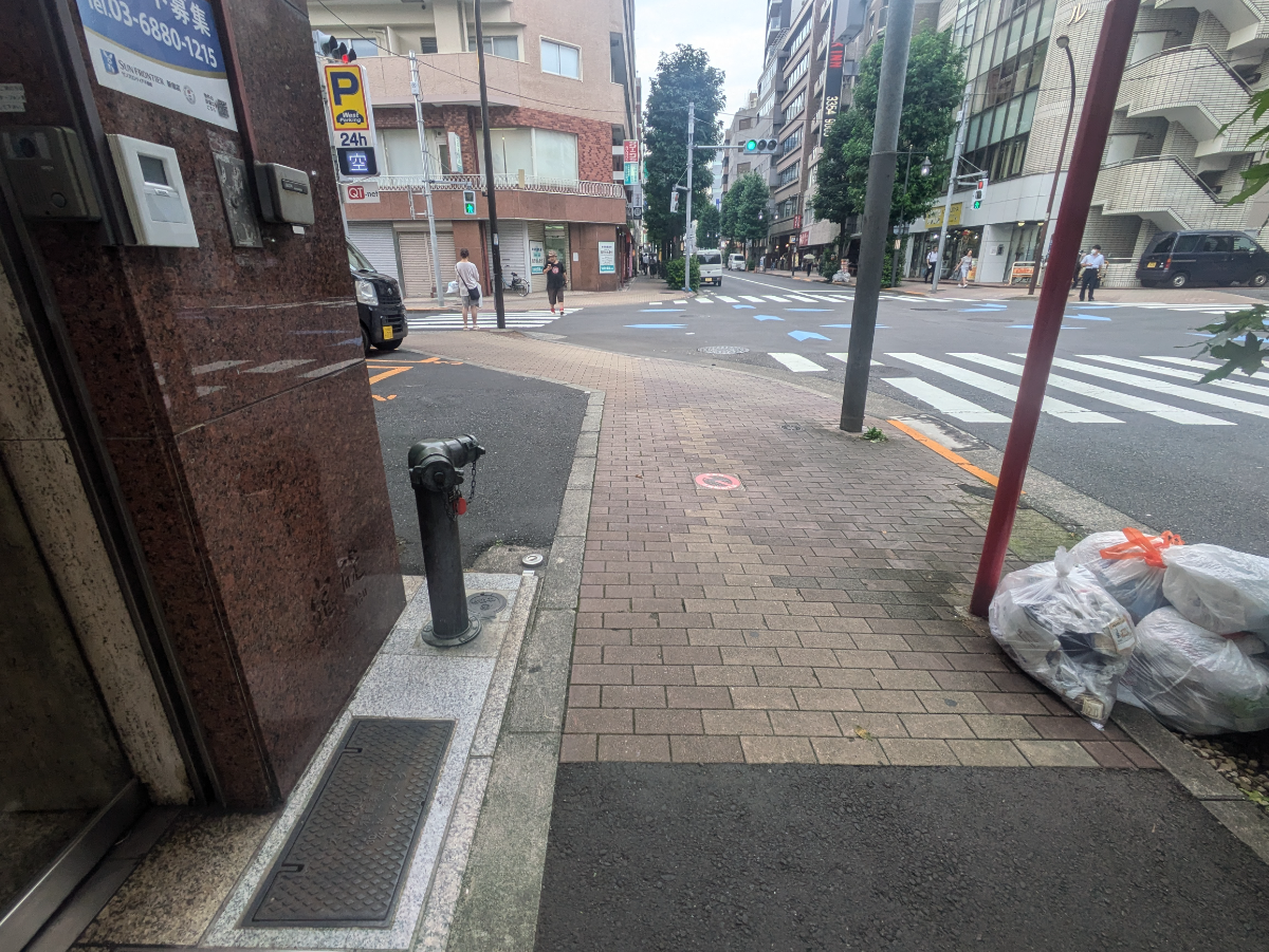 v20250427003410/fresh/building/J00100393985_21