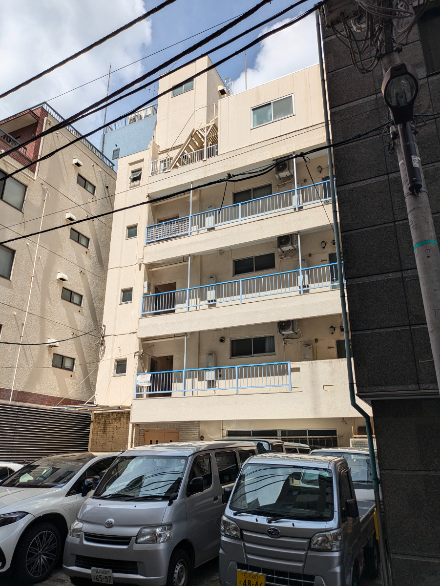 v20250427003410/fresh/building/J00100395695_1