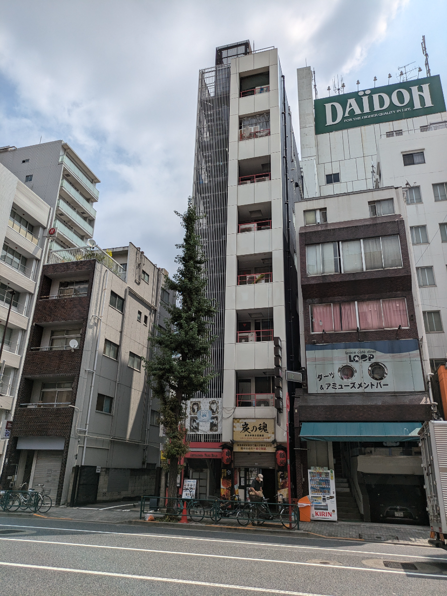 v20250427003410/fresh/building/J00100396565_6