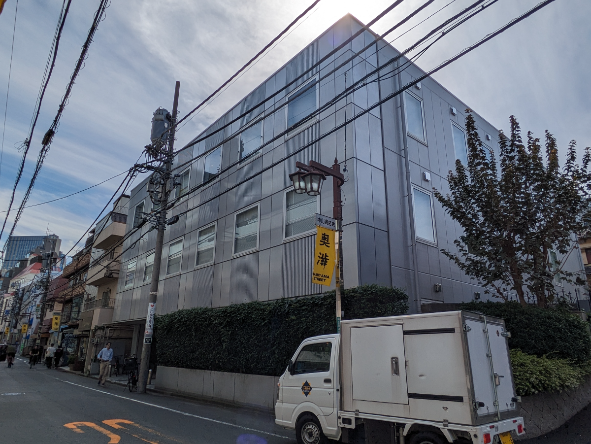 v20250427004119/fresh/building/J00100401812_1