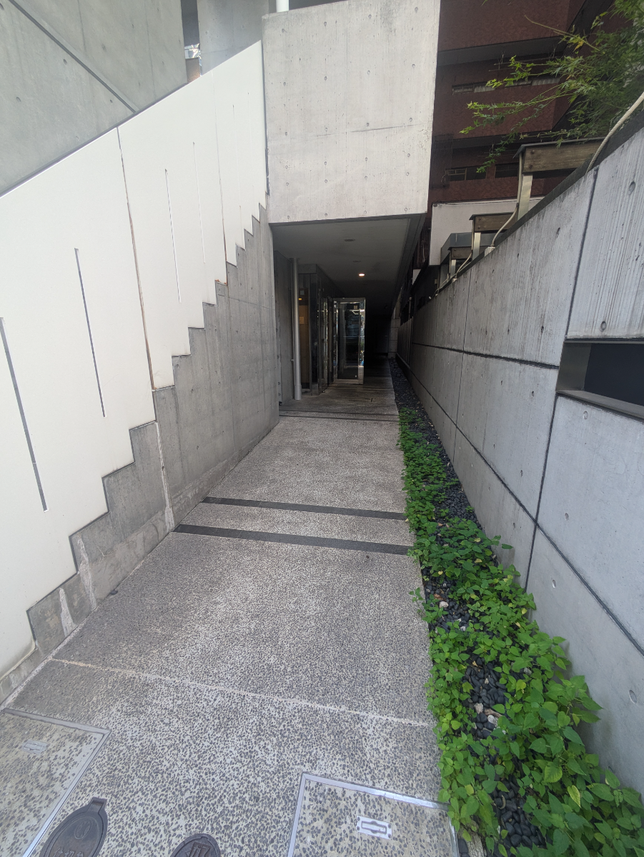 v20250427004119/fresh/building/J00100405912_3