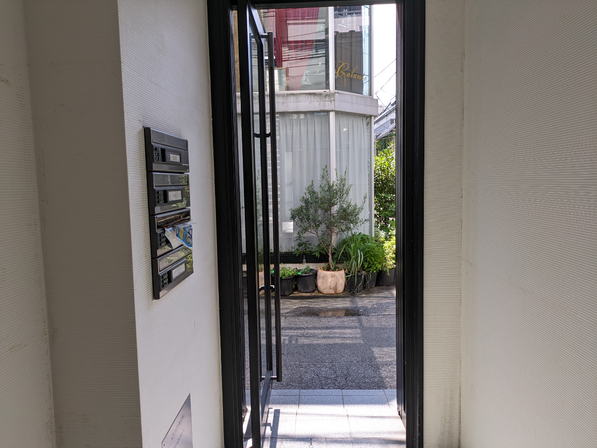 v20250427004120/fresh/building/J00100401785_9