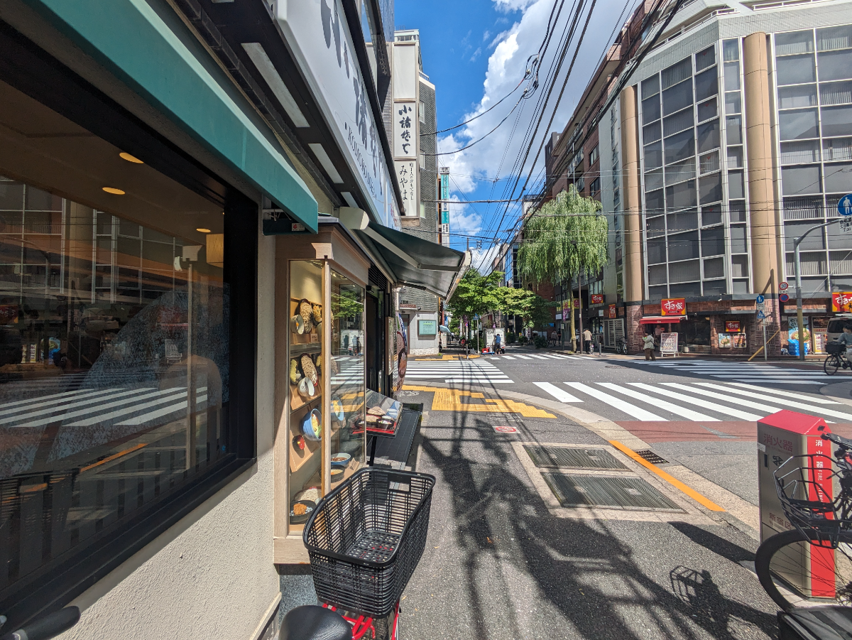 v20250427004120/fresh/building/J00100402220_11