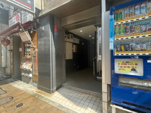 v20250427005210/fresh/building/J00100410674_3