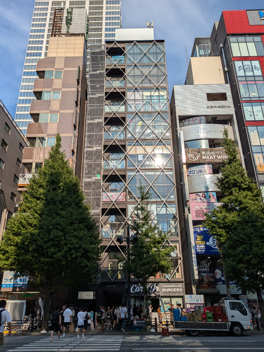 v20250427005820/fresh/building/J00100418999_1
