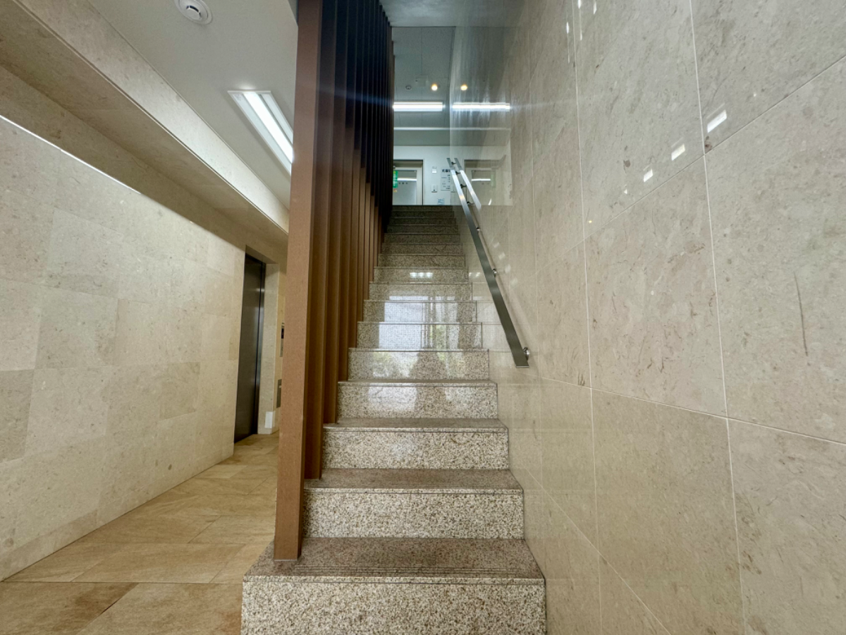 v20250427005820/fresh/building/J00100419385_9