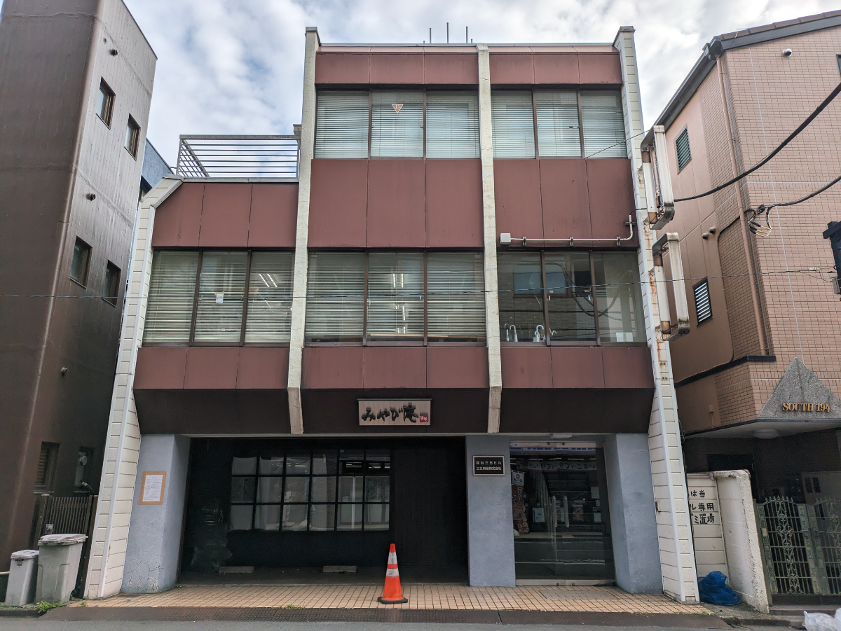 v20250427010206/fresh/building/J00100421937_16